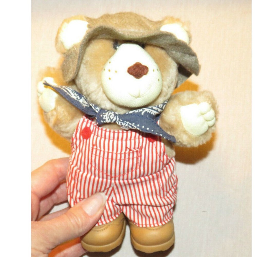 NEW WITHOUT TAG, Vintage 1986 Furskins bear, Wendy's